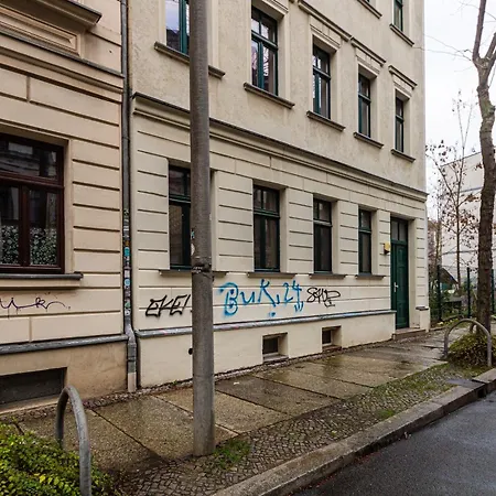 2-zimmerwohnung Ludwig Mit Balkon Fuer Handwerker Fuer 5 Personen Apartment Leipzig