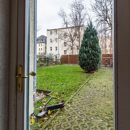 2-zimmerwohnung Ludwig Mit Balkon Fuer Handwerker Fuer 5 Personen Apartment Leipzig