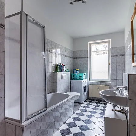 2-zimmerwohnung Ludwig Mit Balkon Fuer Handwerker Fuer 5 Personen * Leipzig