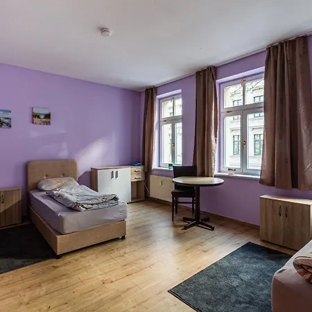 2-zimmerwohnung Ludwig Mit Balkon Fuer Handwerker Fuer 5 Personen Apartment