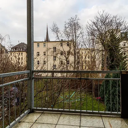 2-zimmerwohnung Ludwig Mit Balkon Fuer Handwerker Fuer 5 Personen Apartment Leipzig